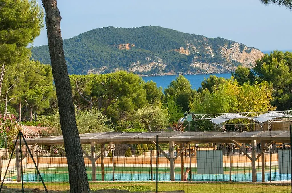 Camping Les Dauphins contacts