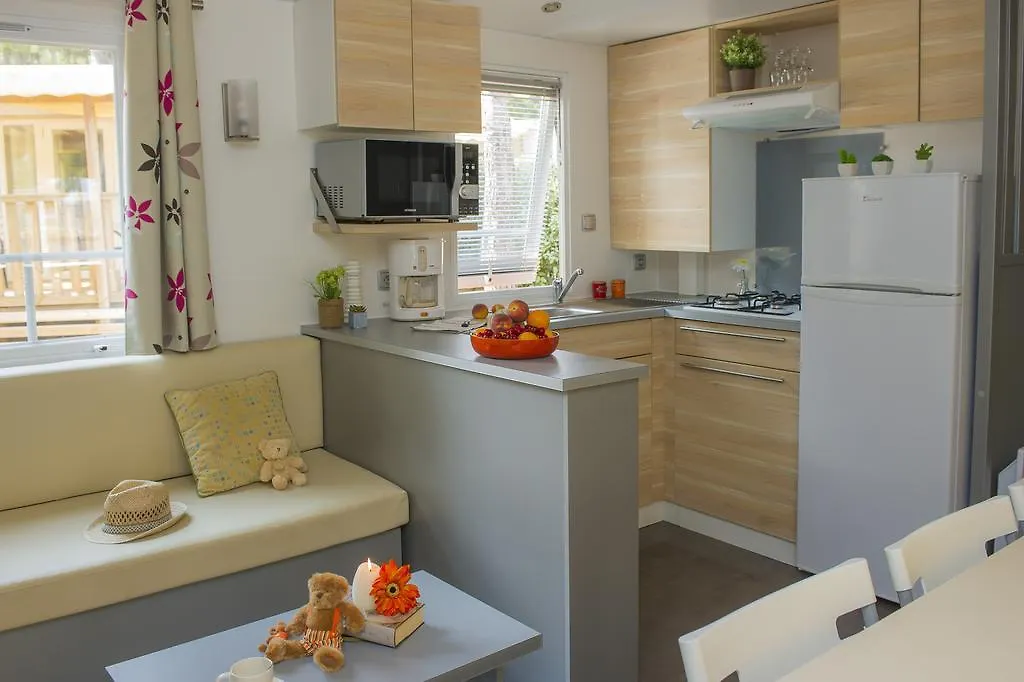 Hôtel Camping Les Dauphins à Saint-Cyr-sur-Mer