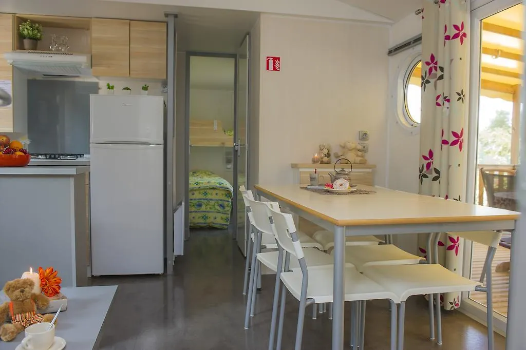 Campsite Camping Les Dauphins Hotel Saint-Cyr-sur-Mer