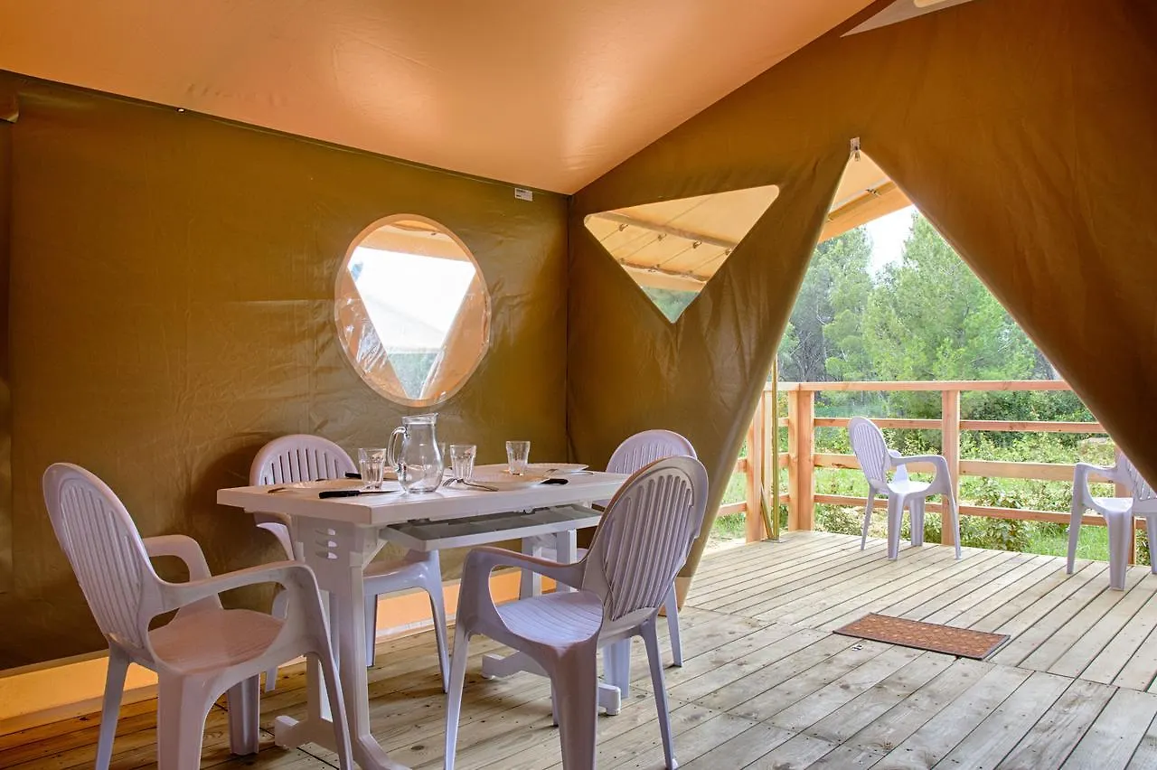 Hôtel Camping Les Dauphins à Saint-Cyr-sur-Mer France
