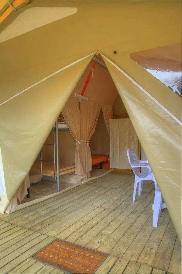 Hôtel Camping Les Dauphins à Saint-Cyr-sur-Mer